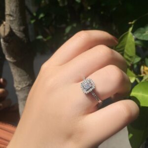 0.25 Ct Modern Tasarım Baget Kare Tektaş Yüzük