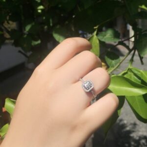 0.25 Ct Modern Tasarım Baget Kare Tektaş Yüzük