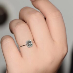 0.09 Ct Modern Tasarım Pırlanta Baget Yüzük