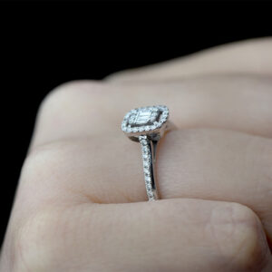 Modern Tasarım 0.35 Ct Baget Kare Tektaş Yüzük