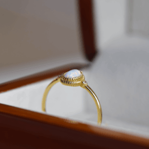Mavi Opal Taşlı Oval Trend Yüzük