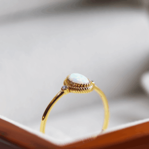 Mavi Opal Taşlı Oval Trend Yüzük
