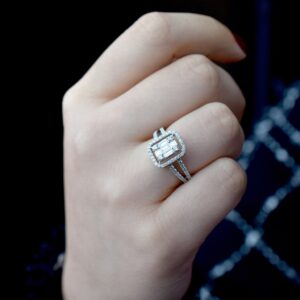 0.85 Ct Baget Pırlanta Modern Tasarım Yüzük