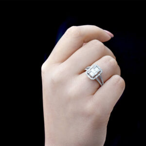 0.70 Ct Baget Pırlanta Modern Tasarım Yüzük