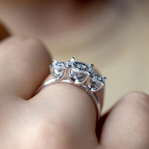 0.25 Ct. Üç Taş Pırlanta Yüzük