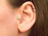 Çiçek Figürlü Tragus Küpe